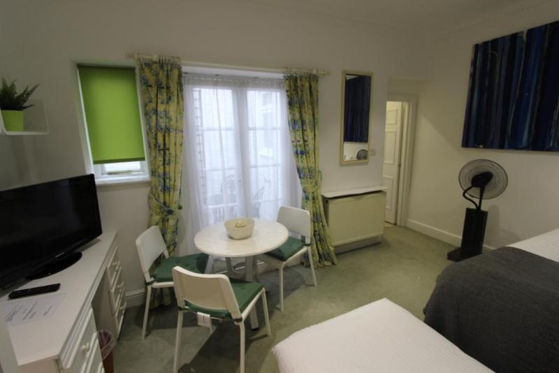 Stay In Serviced Apartments Queensway Londen Buitenkant foto